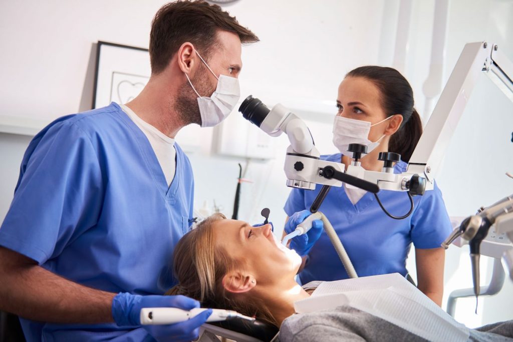 Özel Dişçiler Açık mı?